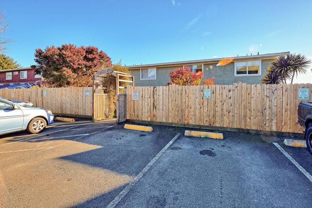 Ocean View Village Condo With Trails To Beaches Trinidad Eksteriør billede