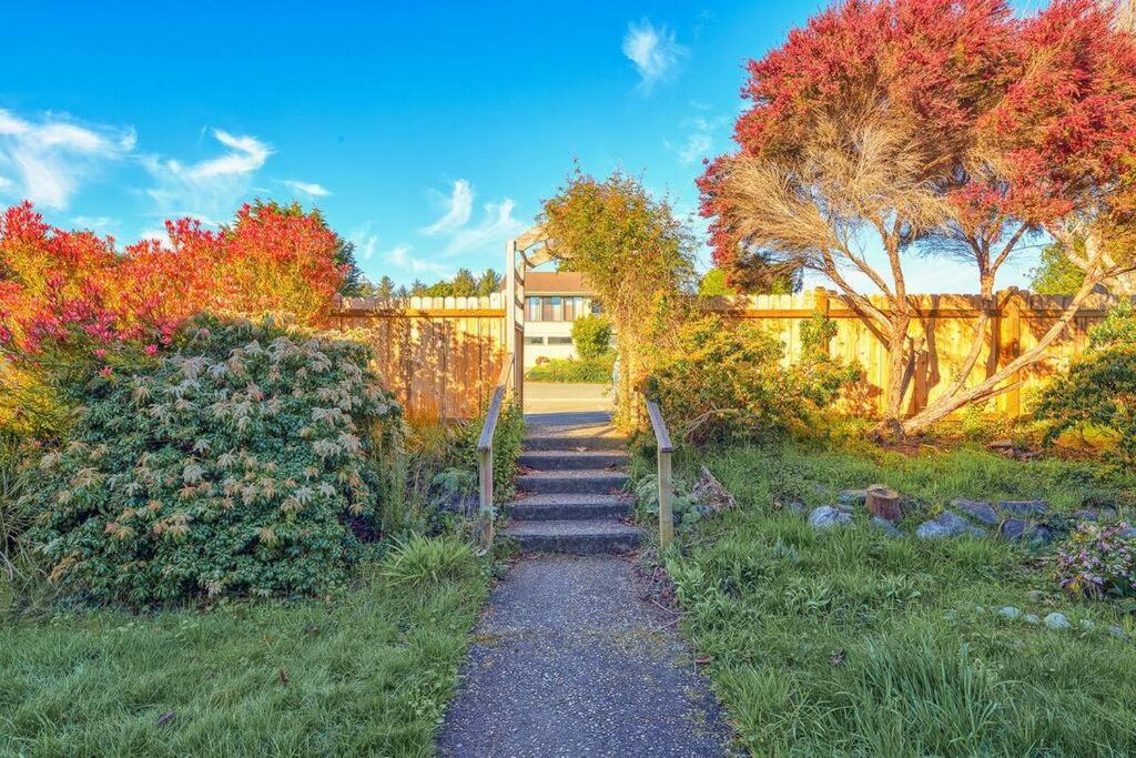 Ocean View Village Condo With Trails To Beaches Trinidad Eksteriør billede